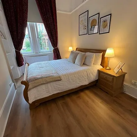 公寓 Victorian 3 Bedroom Main Door Flat, King Size Beds , Large
