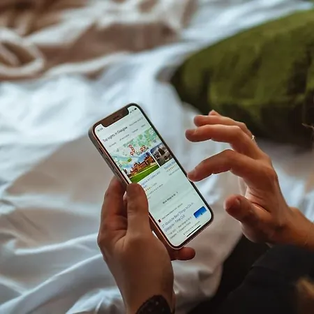 The West End Loft - 5* Retreat - Private Parking! Апартаменты *