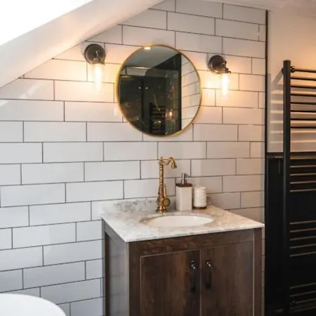 The West End Loft - 5* Retreat - Private Parking! Апартаменты Глазго