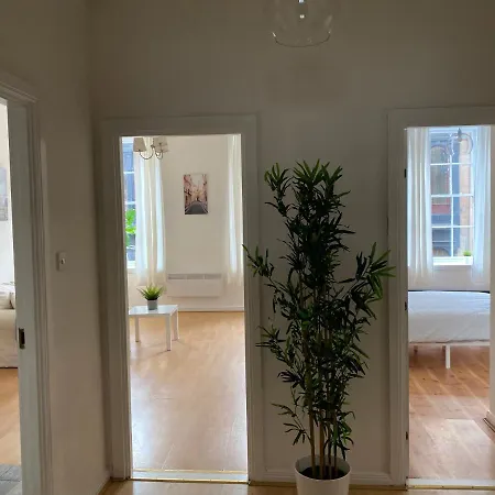 Lovely 1-bed In Merchant Lejlighed *