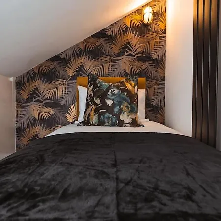 The West End Loft - 5* Retreat - Private Parking! Глазго