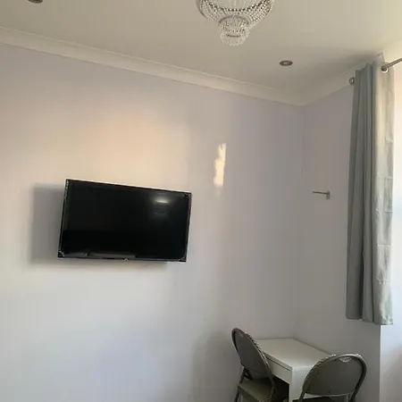 לינה וארוחת בוקר Ibrox Argyll *