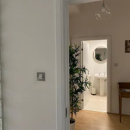 Lovely 1-bed In Merchant *