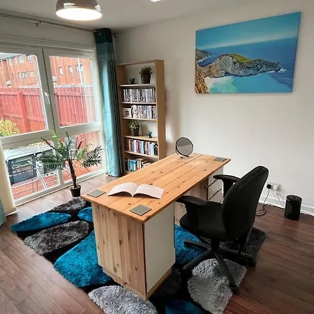Spacious Near Prázdninový dům Glasgow