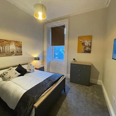 Traditional 5 Bedroom Centre Appartement