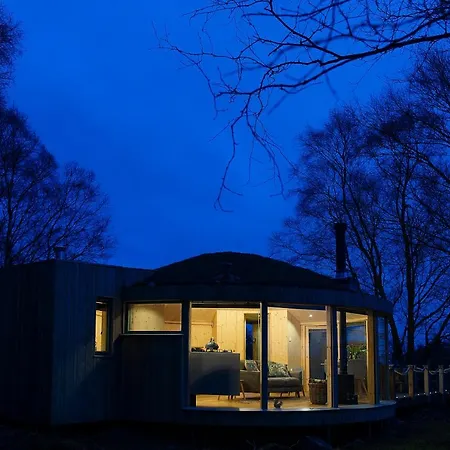 شقة Craigmaddie Muir Roundhouse With Hot Tub Romantic, Luxury, Rural For 2 Near Milngavie غلاسغو