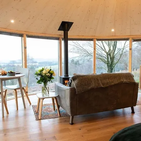 Craigmaddie Muir Roundhouse With Hot Tub Romantic, Luxury, Rural For 2 Near Milngavie