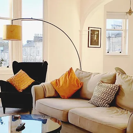 69 St Georges Mansions Apartment *
