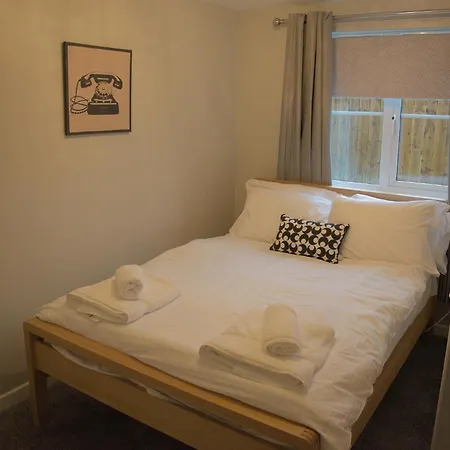 The Nelson - Spacious And Free Parking Ferienhaus