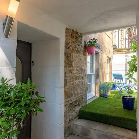 Lovely 2 Bedroom Garden Flat In Trendy West End Daire Glasgow