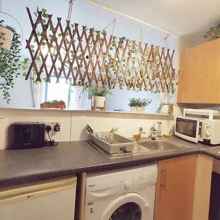 Lovely Studio Flat In Centre *