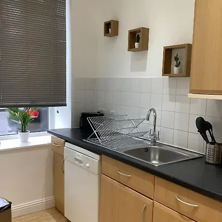 Ground Floor With Garden Daire *