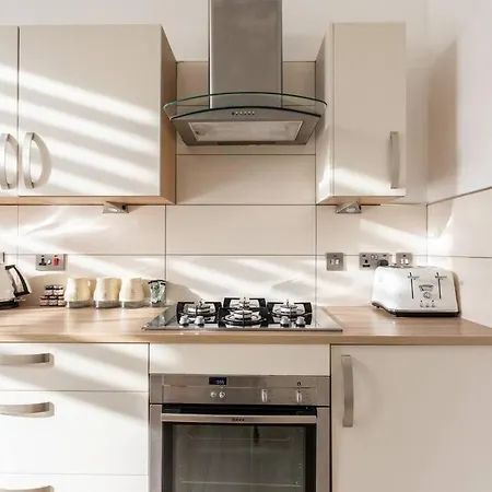 West End 5 Min Walk To Secc And Hydro