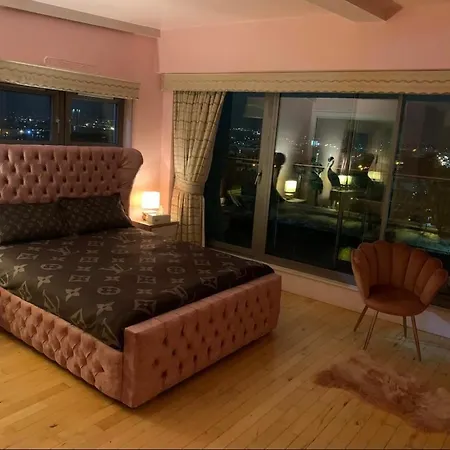 Apartment Designer Penthouse - Centre G1, 3 Bedrooms, 2 Bathrooms, Terrace, Riverview, Off Buchanan Street. Glasgow