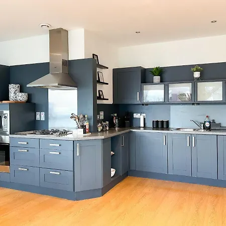 Lovely 2 Bed Duplex With Hydro Views Apartment *