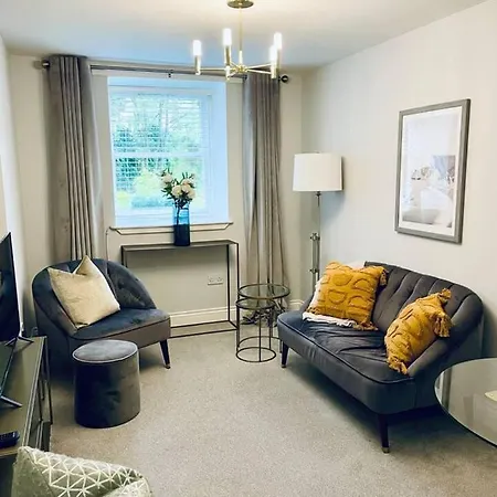 Walk Anywhere From Cosy Flat