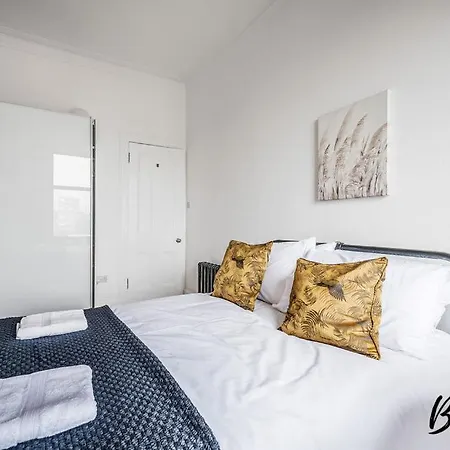 Vavin - Central - Cozy 2 Br-1ba - Free Parking * Glasgow
