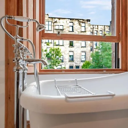 Vavin - Central - Cozy 2 Br-1ba - Free Parking *