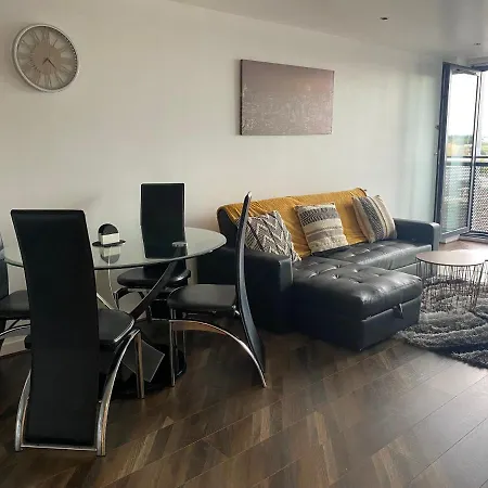 Modern 2-bed In Secc/hydro Apartment
