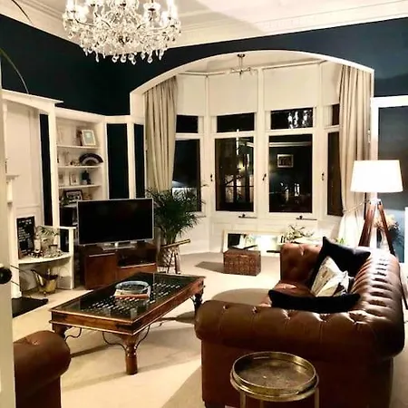 Apartamento Spacious 3 Bed Flat In The Heart Of The West End.