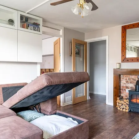 Apartmán Lovely 1-bedroom With Balcony In West End