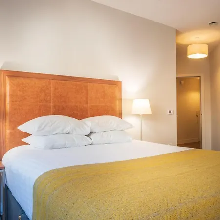 Premier Bath Street Apartmán