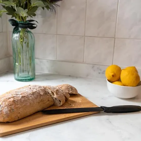 Lejlighed Finnieston 1-bed - Walk To Hydro & Bars - Sleeps 2 *