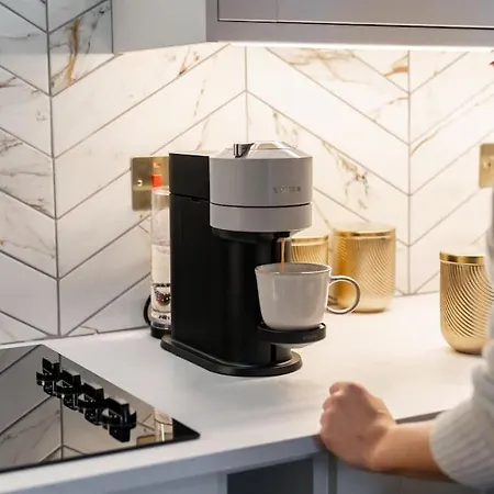 The Devonshire - Your 5 Star West End Stay! *