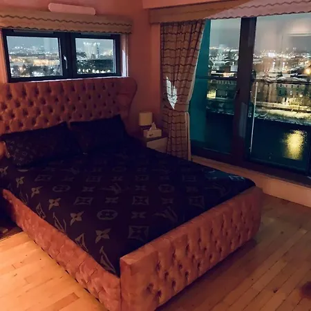 Designer Penthouse - Centre G1, 3 Bedrooms, 2 Bathrooms, Terrace, Riverview, Off Buchanan Street. Apartment *