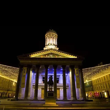 Designer Penthouse - Centre G1, 3 Bedrooms, 2 Bathrooms, Terrace, Riverview, Off Buchanan Street. Apartment