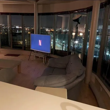 Apartment Designer Penthouse - Centre G1, 3 Bedrooms, 2 Bathrooms, Terrace, Riverview, Off Buchanan Street. Glasgow
