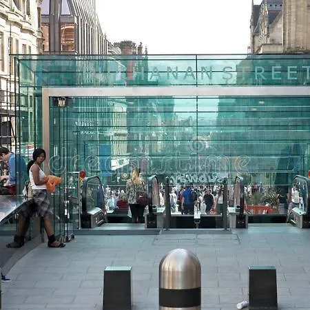 Designer Penthouse - Centre G1, 3 Bedrooms, 2 Bathrooms, Terrace, Riverview, Off Buchanan Street. Apartment *