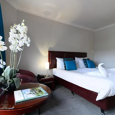 Hotel Glynhill & Near Airport 4*