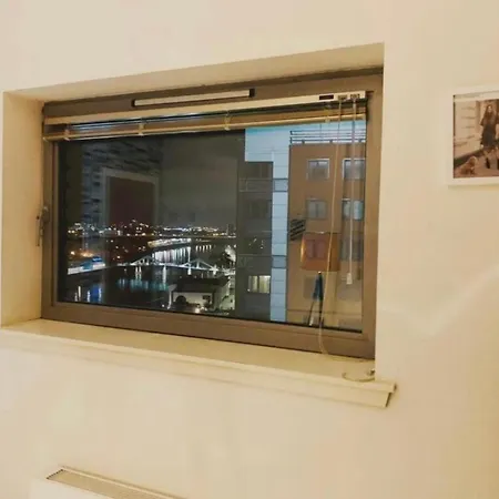 Designer Penthouse With Riverviews - G1 Centre, 3 Bedrooms, 2 Bathrooms, 1 Living / Kitchen. Full Floor, Wrap Around Terrace, Panoramic Views, Off Station / Buchanan Street