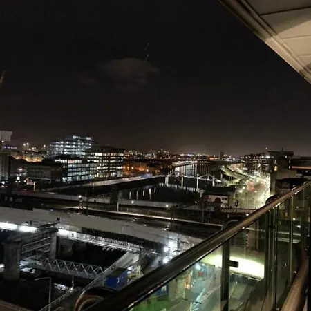 Designer Penthouse With Riverviews - G1 Centre, 3 Bedrooms, 2 Bathrooms, 1 Living / Kitchen. Full Floor, Wrap Around Terrace, Panoramic Views, Off Station / Buchanan Street