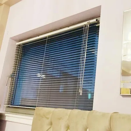 Designer Penthouse With Riverviews - G1 Centre, 3 Bedrooms, 2 Bathrooms, 1 Living / Kitchen. Full Floor, Wrap Around Terrace, Panoramic Views, Off Station / Buchanan Street