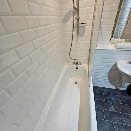 65 Renfield St 2 Bed Διαμέρισμα