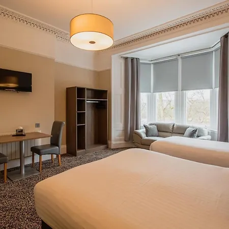 Ambassador Hotel 3*