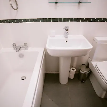Merchant Centre, Sleeps 4 *