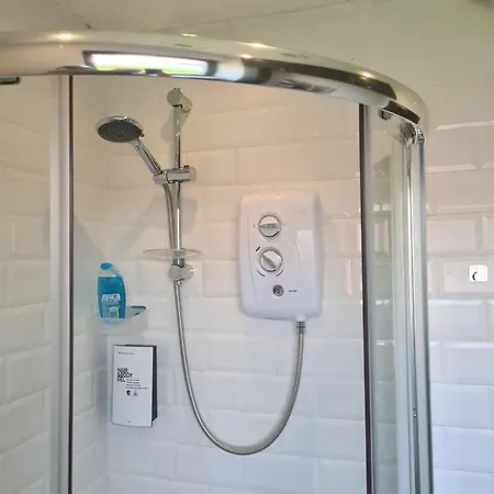 Travel Host 3 Bedroom House With Free Parking Глазго