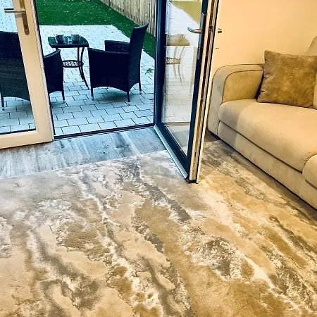 Ferienhaus Sec Hydro Executive Triplex Townhouse, Central, 3 Bedrooms/3 Bathrooms, 1 Living Room/kitchen, 3 Floors, Master Bed's Terrace, Main Door, Garden, *