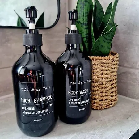 Spacious 5bed House, Free Parking, No Party ! 펜션