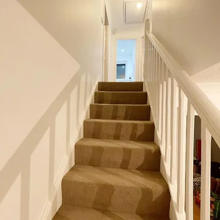 Cozy Nights Svp Detached House Сasa de vacaciones Glasgow
