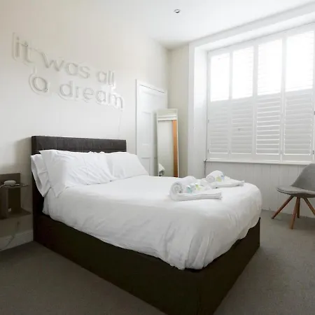 Pass The Keys Per7 Fm 1 Bed Ground Floor Flat Near Cessnock Subway Апартаменты Глазго