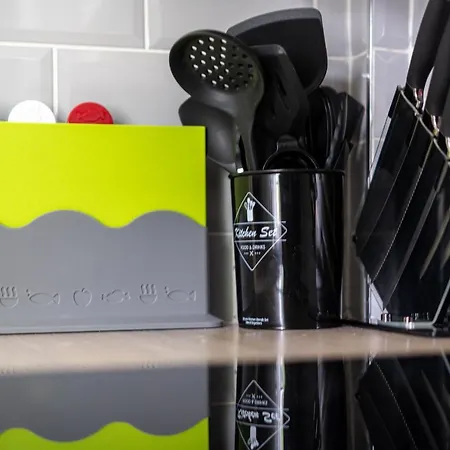 4 Bedrooms Homely House - Sleeps 6 Comfortably With 6 Double Beds,glasgow, Free Street Parking, Business Travellers, Contractors, & Holiday-goers, Near Major Transport Links In & Centre, Perfect For Common Wealth Games 2026 格拉斯哥