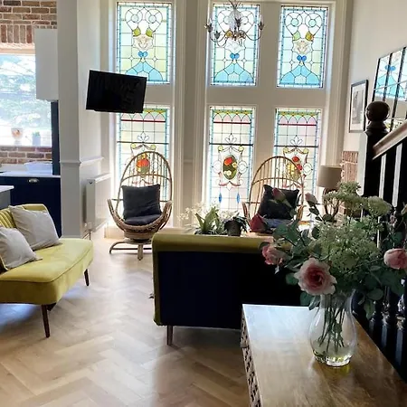 Stunning 3 Bedroom Victorian Near Pollok Country Park 글라스고