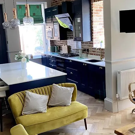 Stunning 3 Bedroom Victorian Near Pollok Country Park 글라스고