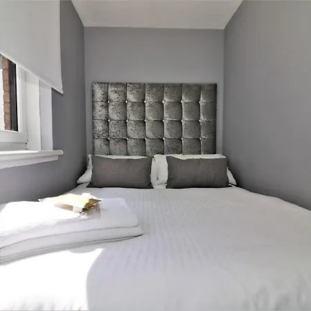 2 Bedroom At Secc Hydro Free Parking *