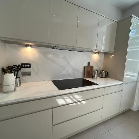 Principal - Crown Circus Duplex