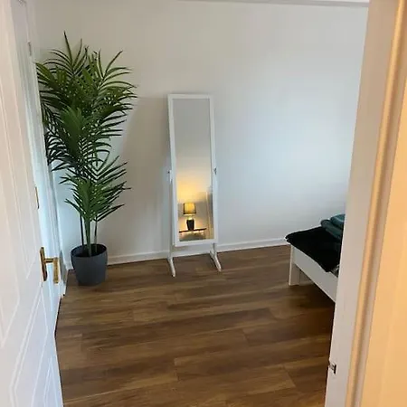 Daire Perfectly Situated Luxury 2 Bedroom *